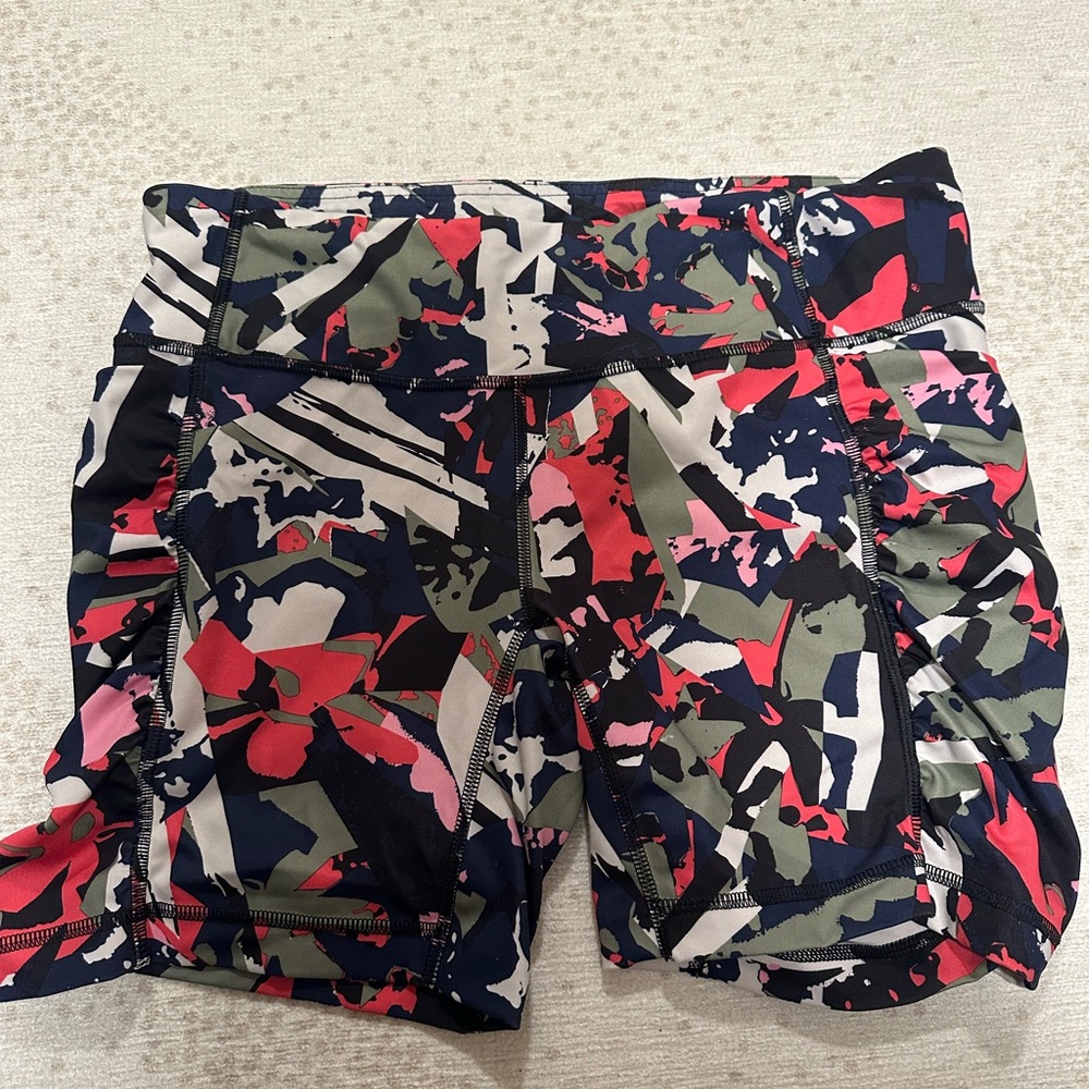 Lululemon speed track bike shorts